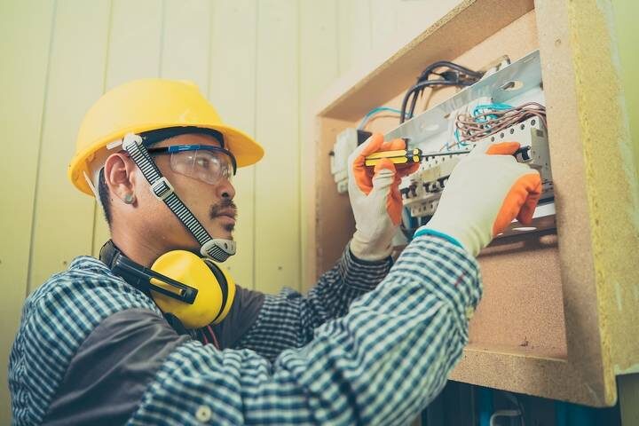 5 Easy Tips To Find A Reliable Electrician